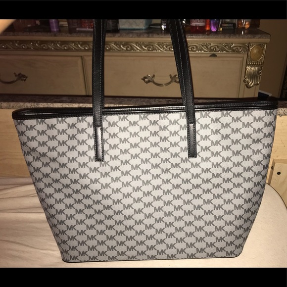 Michael Kors Handbags - Authentic MK logo Tote